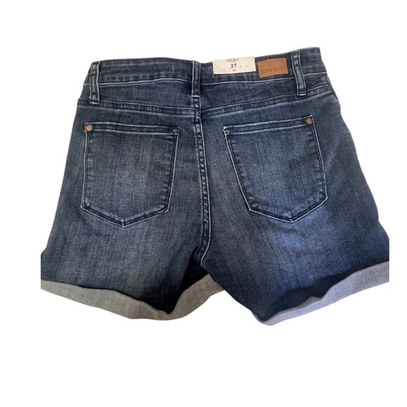 Judy Blue Lillian High Rise Tacked Cuffed Short Size 4 - Picture 3 of 5